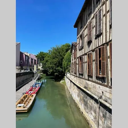 דירה -=- Le Canal -=- Appartement Centre Ville, Parking Prive